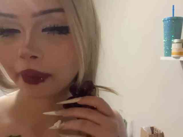 AngelenaBuote webcam