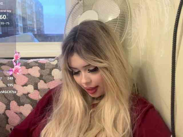 AngelenaBuote webcam