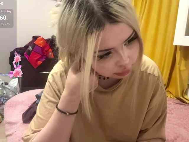AngelenaBuote webcam