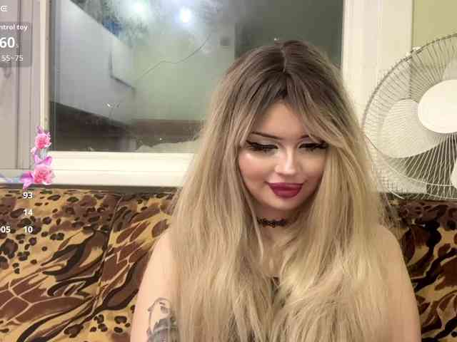 AngelenaBuote webcam
