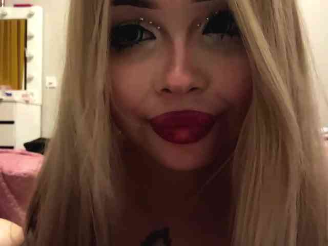 AngelenaBuote webcam