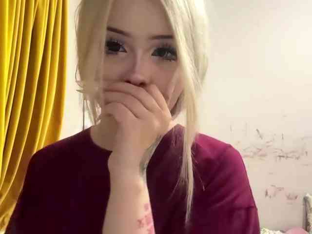 AngelenaBuote webcam
