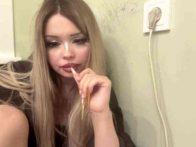 AngelenaBuote webcam