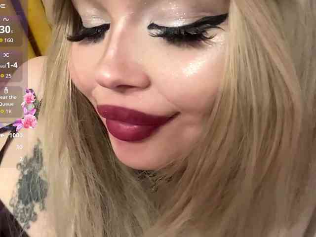 AngelenaBuote webcam
