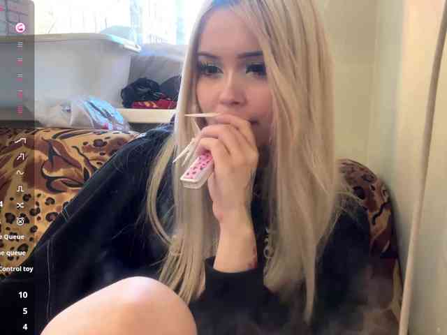 AngelenaBuote webcam