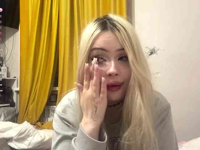 AngelenaBuote webcam