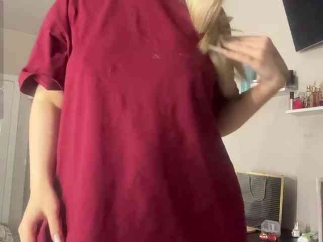 AngelenaBuote webcam