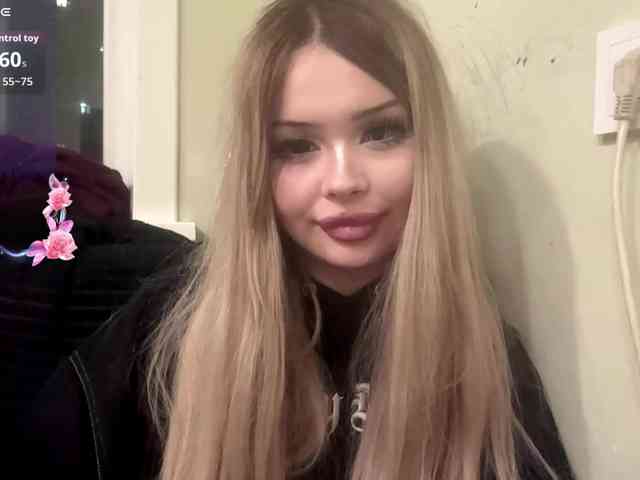 AngelenaBuote webcam