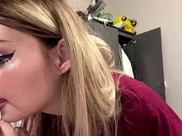 AngelenaBuote webcam
