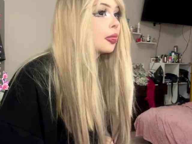 AngelenaBuote webcam