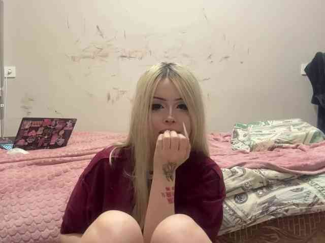 AngelenaBuote webcam