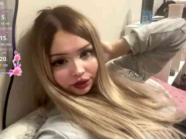 AngelenaBuote webcam