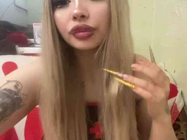 AngelenaBuote webcam