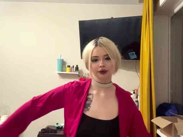 AngelenaBuote webcam