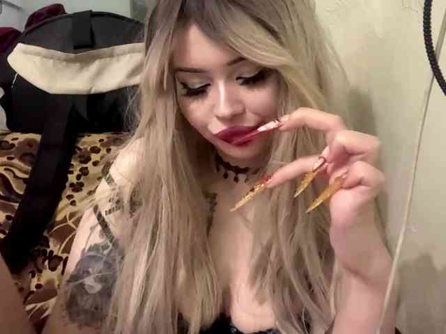 AngelenaBuote webcam