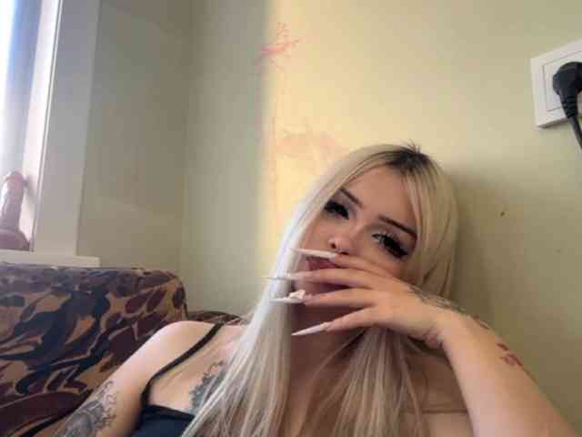 AngelenaBuote webcam