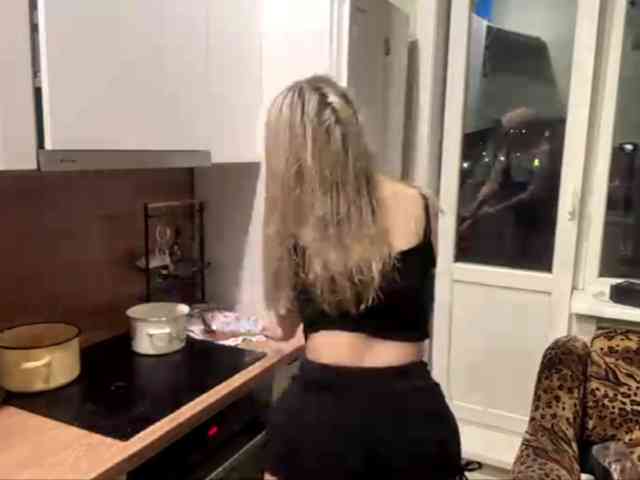 AngelenaBuote webcam