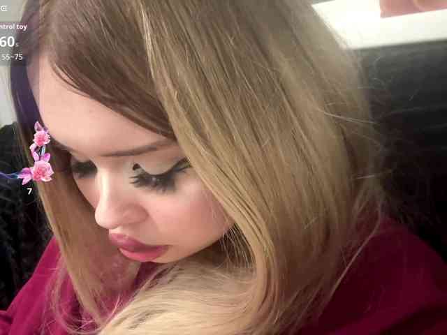 AngelenaBuote webcam