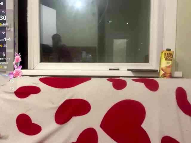 AngelenaBuote webcam