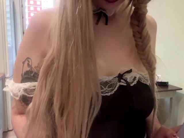 AngelenaBuote webcam