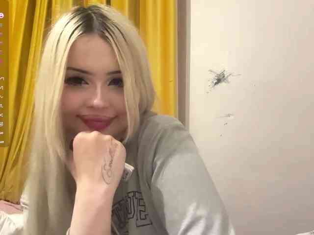 AngelenaBuote webcam