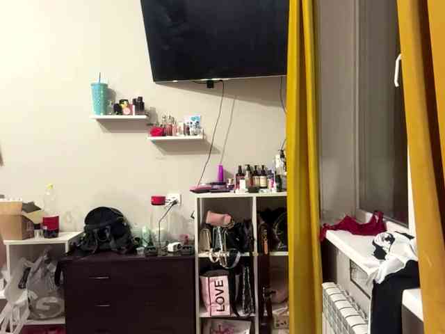 AngelenaBuote webcam