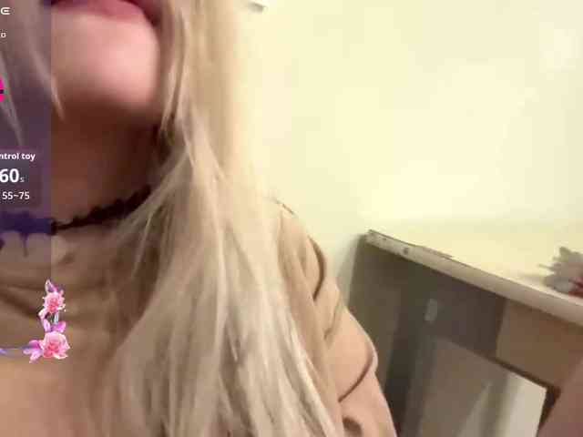 AngelenaBuote webcam