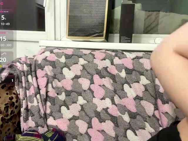 AngelenaBuote webcam
