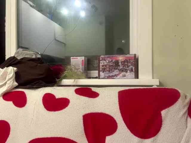AngelenaBuote webcam