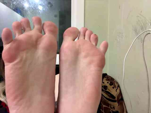 AngelenaBuote webcam