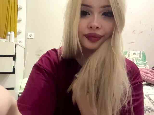 AngelenaBuote webcam