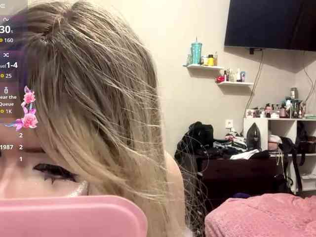 AngelenaBuote webcam