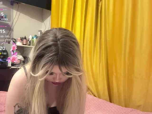 AngelenaBuote webcam