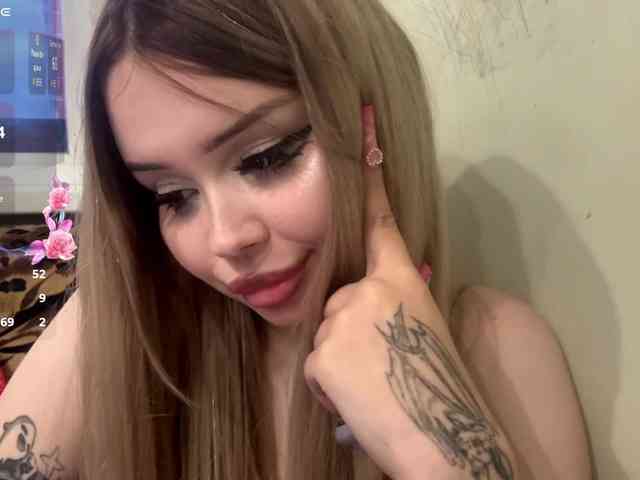 AngelenaBuote webcam