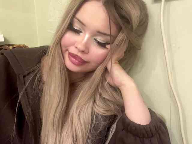 AngelenaBuote webcam