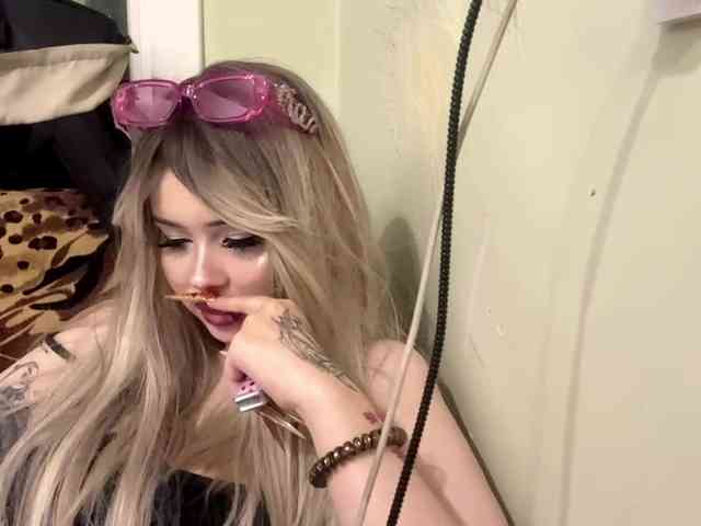 AngelenaBuote webcam