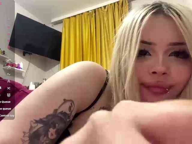 AngelenaBuote webcam