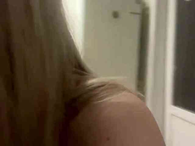 AngelenaBuote webcam