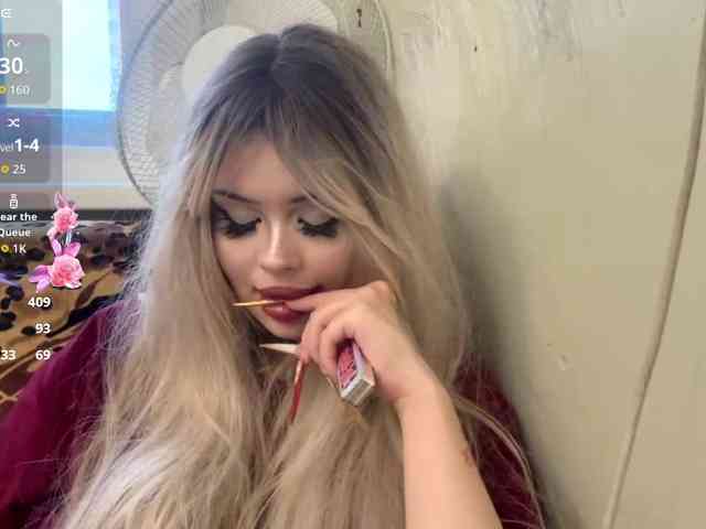 AngelenaBuote webcam