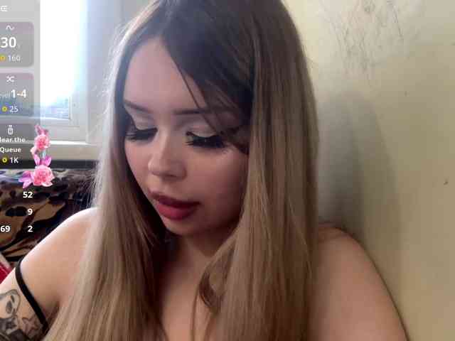 AngelenaBuote webcam
