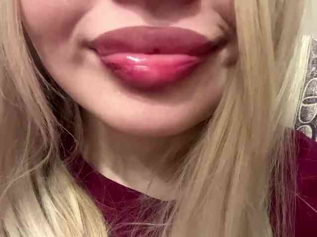 AngelenaBuote webcam