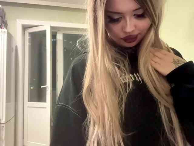 AngelenaBuote webcam
