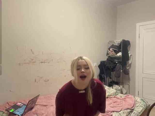 AngelenaBuote webcam