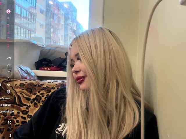 AngelenaBuote webcam