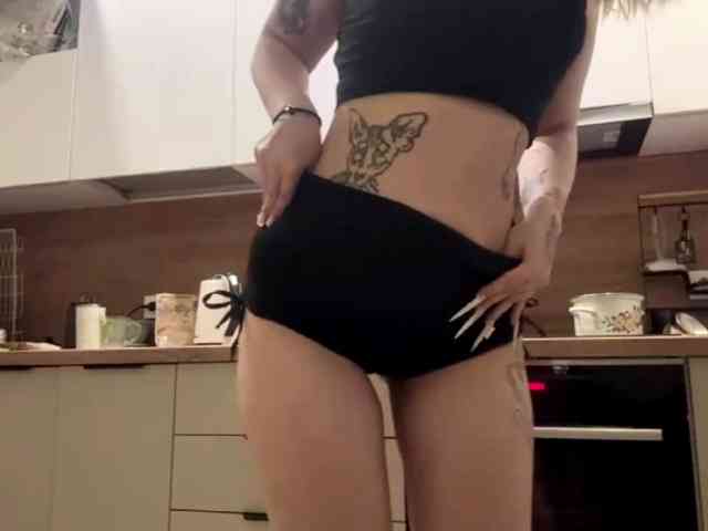 AngelenaBuote webcam