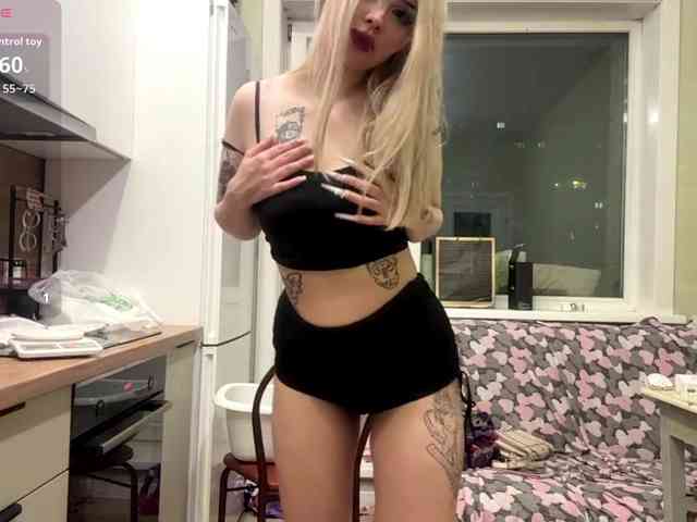 AngelenaBuote webcam