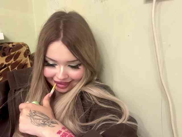 AngelenaBuote webcam