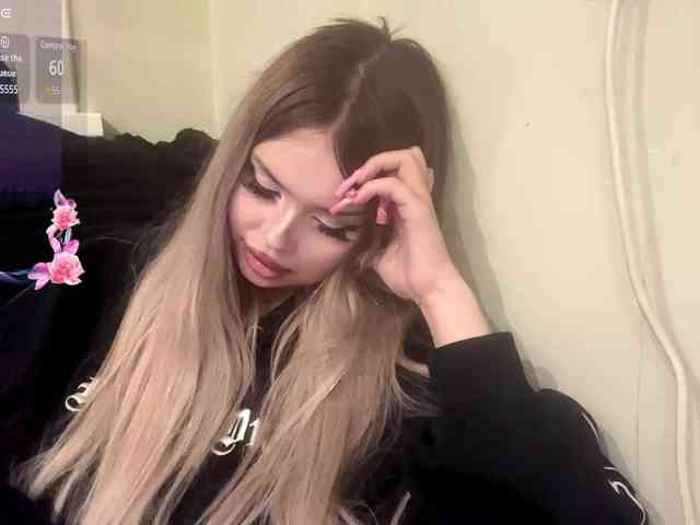 AngelenaBuote webcam