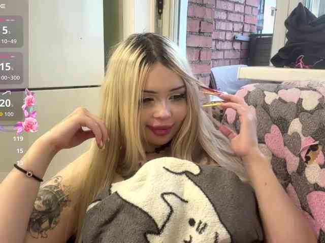 AngelenaBuote webcam