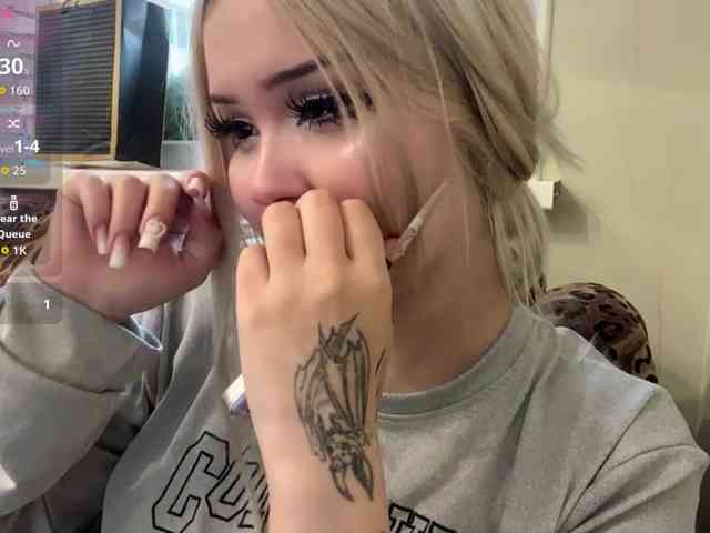 AngelenaBuote webcam
